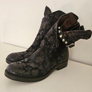 A.S. 98 Ankle Boots, size 8